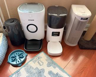 Automatic Pet Feeders