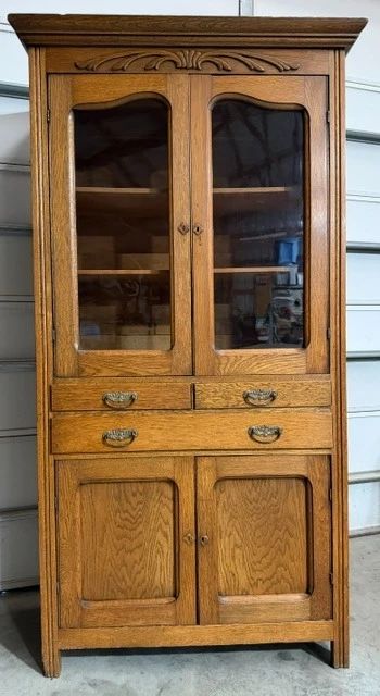 Antique Oak pantry / hutch. Soild oak. With glass doors. 