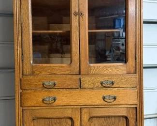 Antique Oak pantry / hutch. Soild oak. With glass doors. 