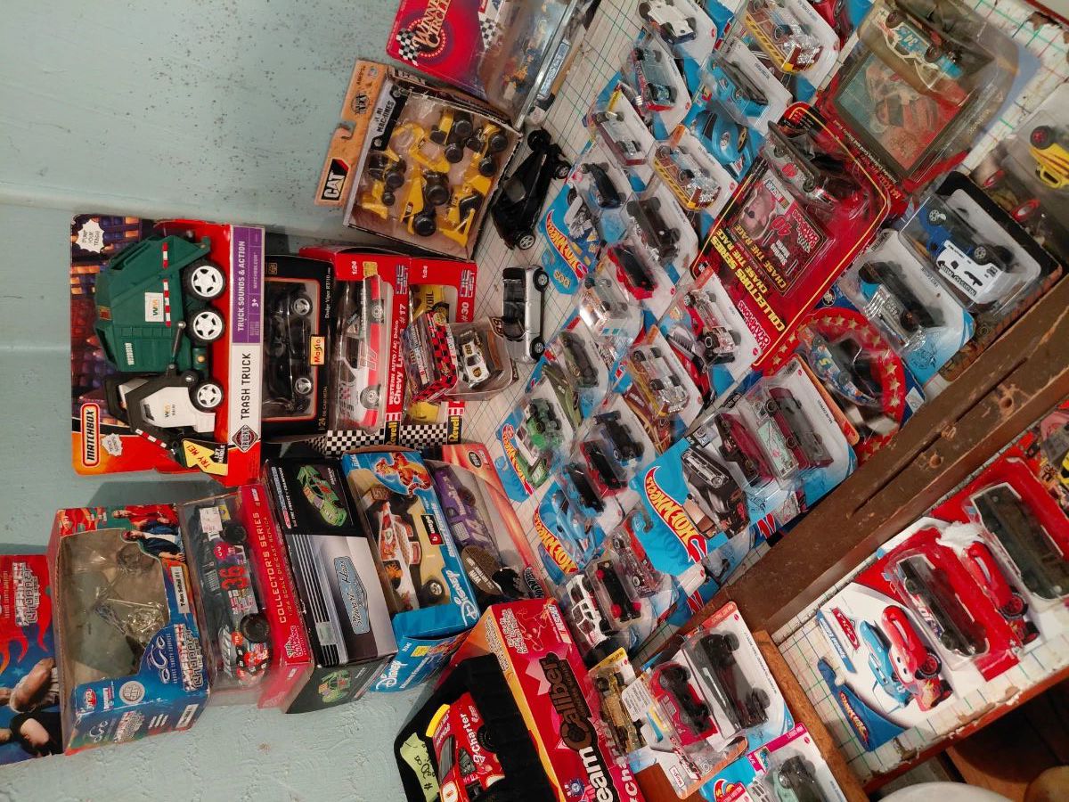 Hot wheels & Dicast Cars (Basement)