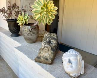 Lots of unique garden decor, pots & planters