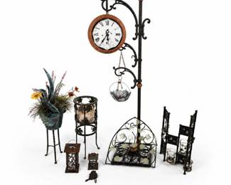 131 OutdoorGardenDecorBundleClockPlantersMetalArt