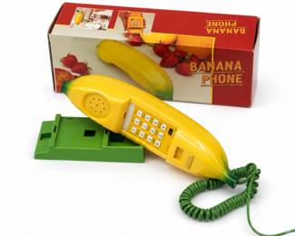 65 VintageBananaPhoneNoveltyLandlineTelephoneInBox