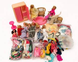 110 VintageBarbieDollFurnitureClothesAccessoryLot