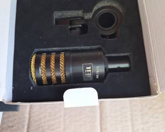 Professional Microphone! Great for podcasters, musicians 