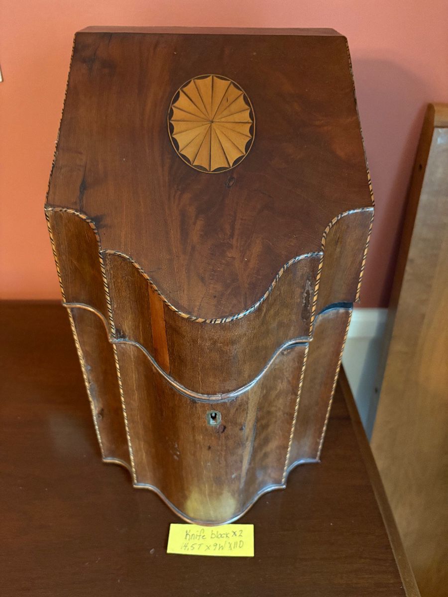 Antique knife block