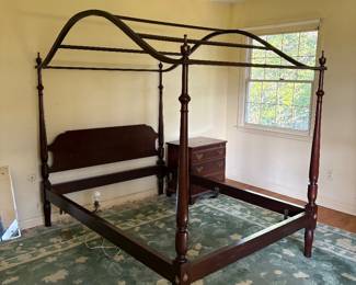 Girls canopy bed 75” canopy
