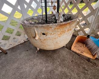 Large cauldron