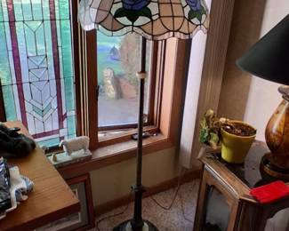 Stained glass shade floor lamp