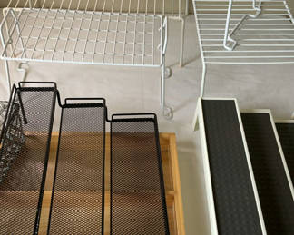 Lot 105: Various Kitchen Cupboard Racks And Baskets