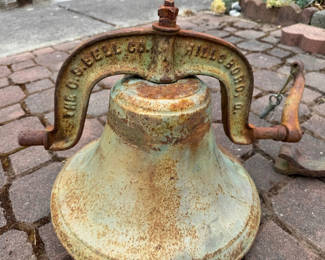 Lot 144: Antique 1886 Cast Iron Farm/Dinner Bell