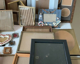 Lot 114: Frame Lot
