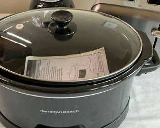 Lot 60: Hamilton Beach slow cooker, Osterizer blender, and four-slice toaster