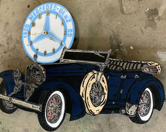 Lot 187: Novelty Clock