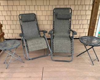 Lot 133: 4-Piece Zero Gravity Patio Lounge Set