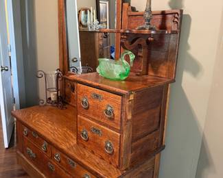 Antique Victorian-Era Gentlemans Dresser