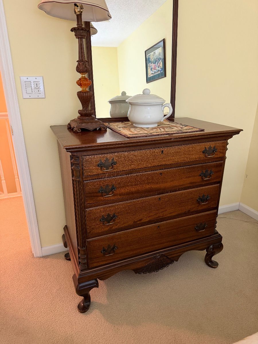 Queen Anne Style Set of Drawers