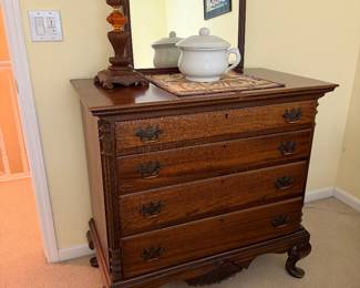 Queen Anne Style Set of Drawers