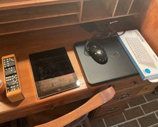 iPad and PC with keyboard and mouse