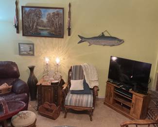 Vintage lamps, tv, leather recliner