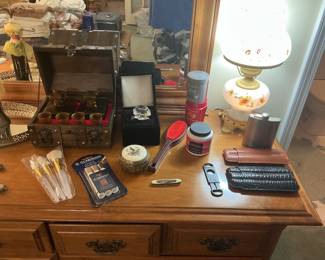 Vintage lamp, cigar cases and cutter