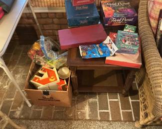 Board games, box with barns and farm animals.