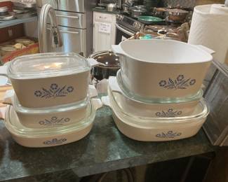 Vintage Corn Flower Corning Ware bowls with lids