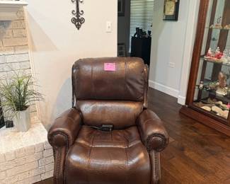 Havertys Flex steel leather recliner (2)