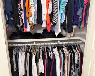 Womens clothing Medium size