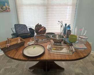 Assorted Kitchen Items