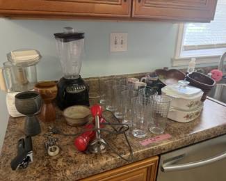 Assorted Kitchen Items