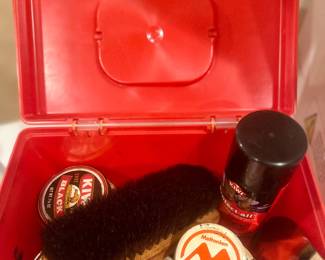 Shoe shining kit