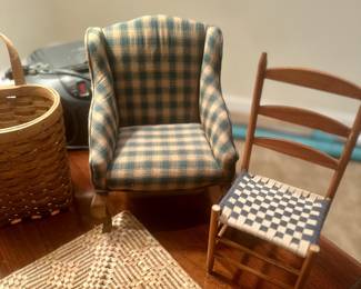 Decorative mini chairs