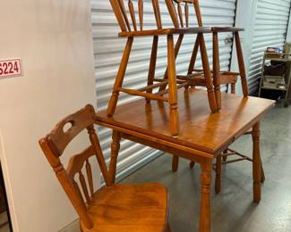 Kitchen Table & Chairs w/ Extension