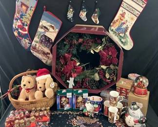 Traditional Vintage Christmas Decor