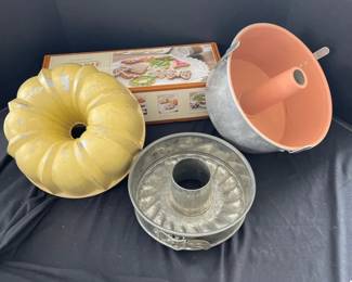 Chilton Aluminum Bundt Pan Yellow Adjustable Pan  Angel Food Cake Pan