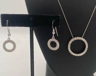 Silver and Glass Circle Necklace with Silvertone Circle Earrings
