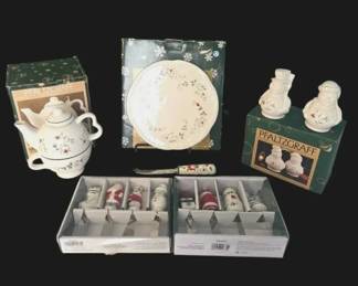 Vintage Pfaltzgraff Winterberry Holiday Lot Tea for One, Shakers, Plate Spreaders