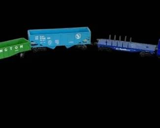 Electric Train Soo Line Locomotive And Five Train Car Bundle