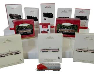 Train Collectors Lionel Series Hallmark Keepsake Bundle Engines And Passengers