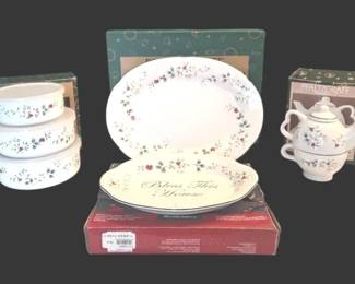 Pfaltzgraff Winterberry Stoneware Lot Tea for One, Platter, Sentiment Plate, Bowls