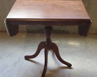 Pedestal Drop Leaf Side Table