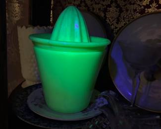 Uranium glass juicer