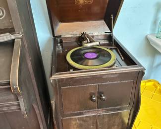 Working Victor Victrola