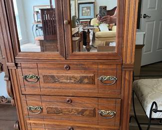 Chest of Drawers with Mirrored Double Door Upper