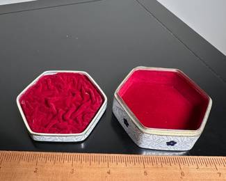 C43 - $85. Vintage Japanese Inaba Cloisonne Enamel Floral Trinket Box. Measures 3" across x 1.25" tall. Enamel is in very good condition!