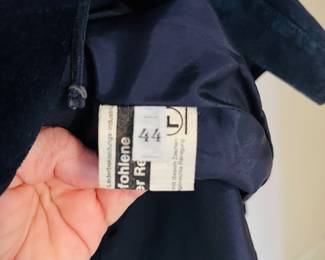 C166 - $50. Vintage Graumann Jeune Femme Jacket. 20.5" pit to pit. 24" long.