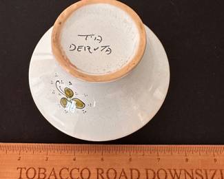 C148 - $20. Deruta Floral Frog Vase. Measures 5.5" x 4" tall.