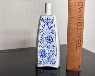 C31 - $10. Bottle from Hollohaza. Kezzel Festett #4834. Has a chip at the base.
