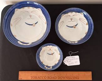 C150 - $25. Set of 3 Warai Neko Smiling Cat Porcelain Bowls.